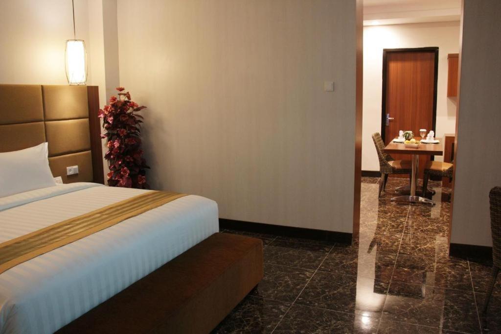 Atrium Premiere Cilacap Zewnętrze zdjęcie